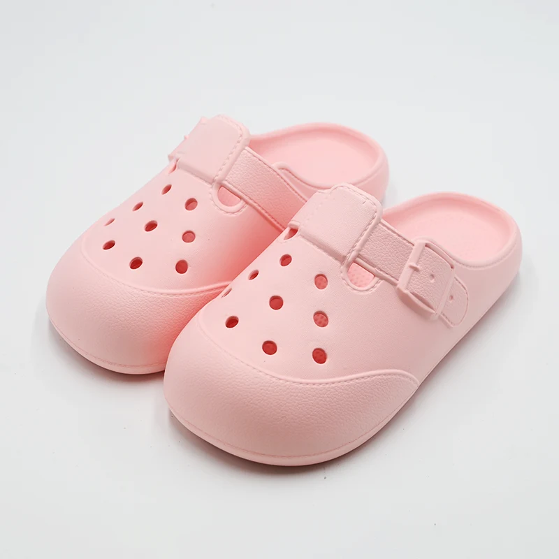 フリップフロップとスライド：適切な夏の履物を選択します